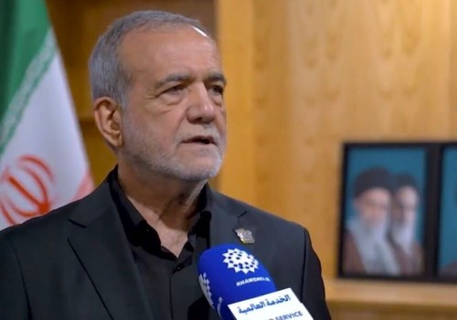 پزشکیان: تعبیر وداع با رهبر شهید انقلاب را قبول ندارم/ این پیمانی برای ادامه راه است
