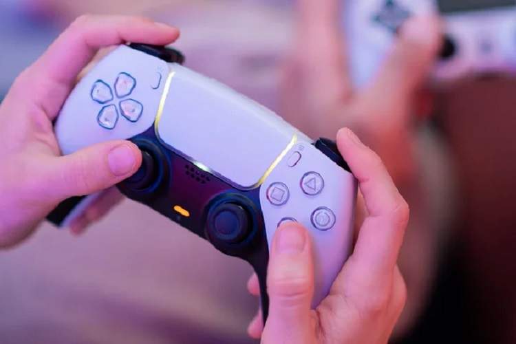 آموزش: روش متصل کردن یک کنترلر PS5 به آیفون